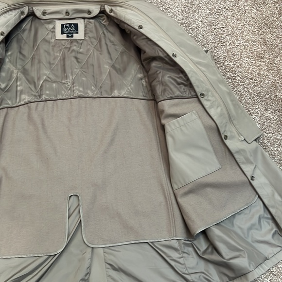 Jos A Bank Lined Trench Overcoat  Mens 46R Travelers Collection beige EUC - Picture 7 of 11